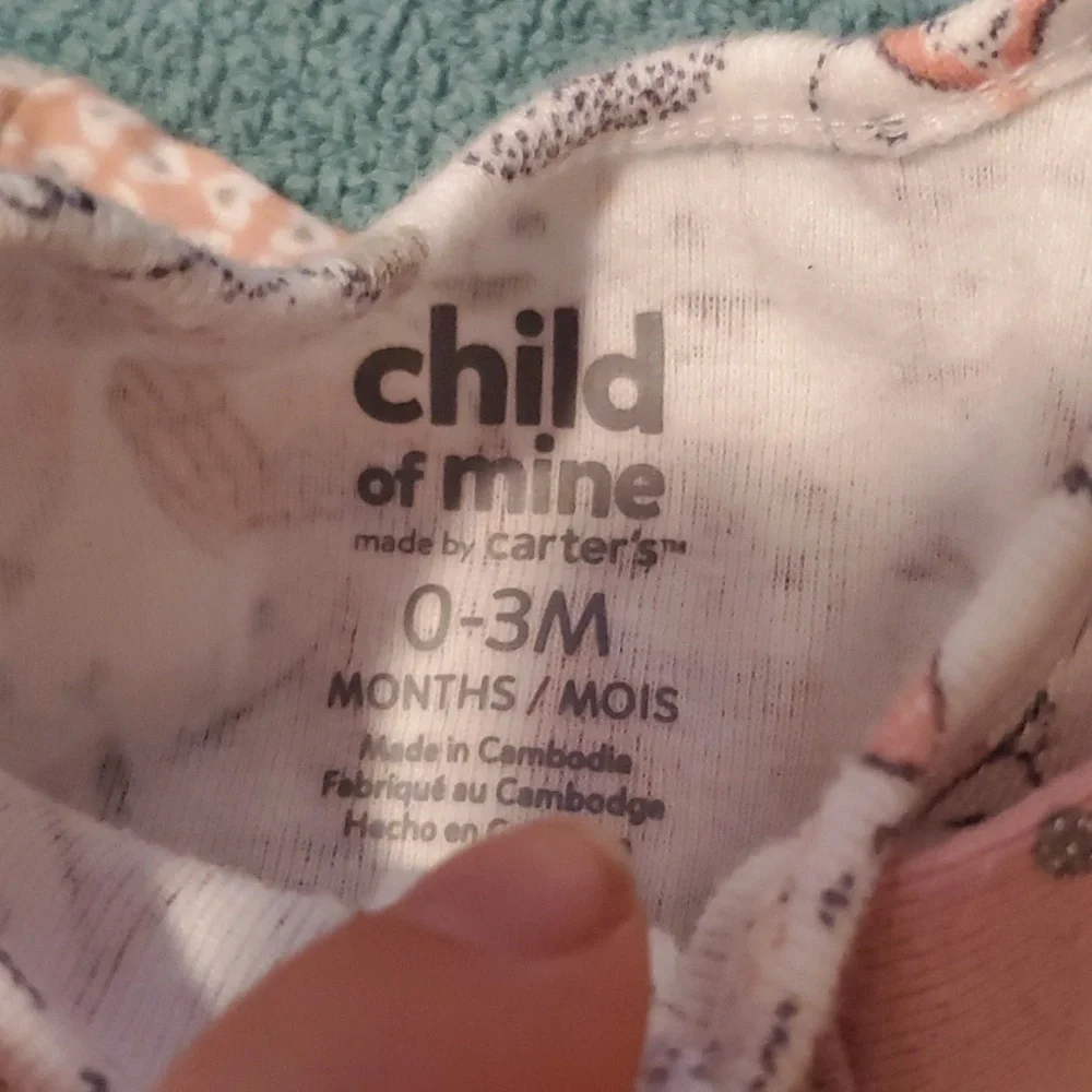 4 Carter's Onesies size 0-3 months